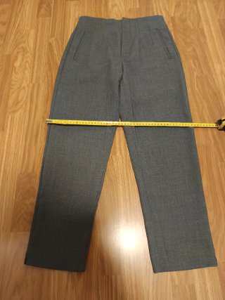 Pantalón gris