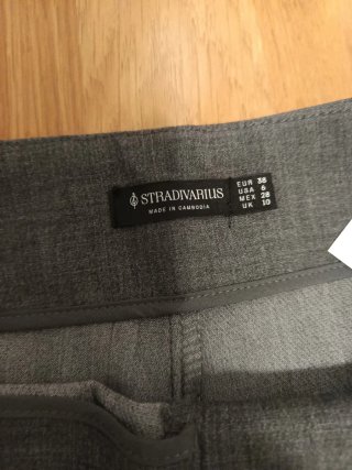 Pantalón gris