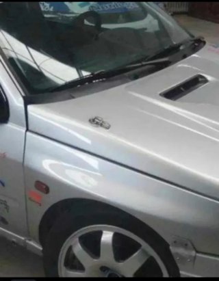 Cierres de capó Sparco