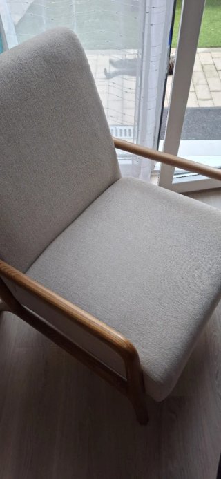 Butaca de fresno y lino color beige