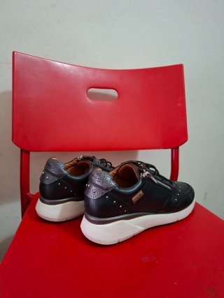 Zapatillas Pikolinos Piel Negra Cremallera