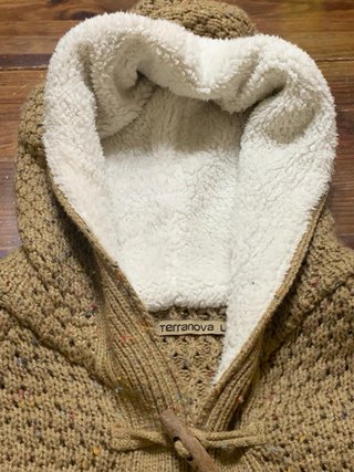 Cardigan in maglia con cappuccio in pelliccia