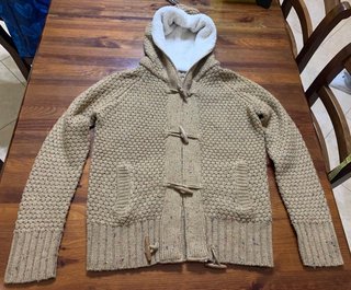 Cardigan in maglia con cappuccio in pelliccia