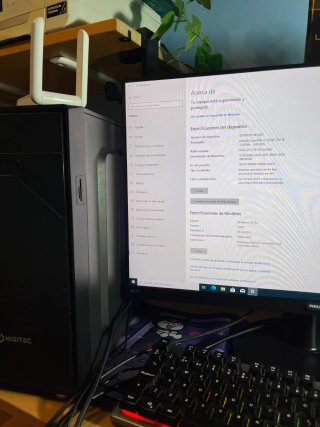 Ordenador de sobremesa + monitor+teclado rgb+wifi