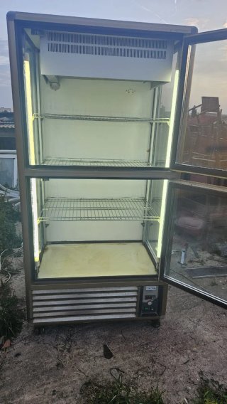 Nevera expositora refrigerada