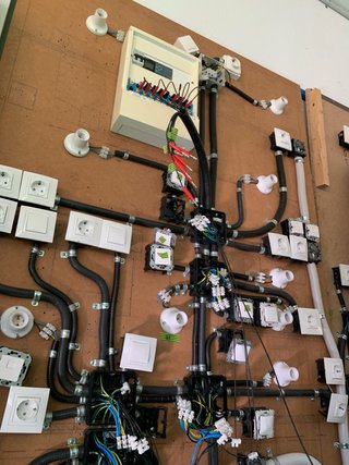 Electricista titulado a domicilio