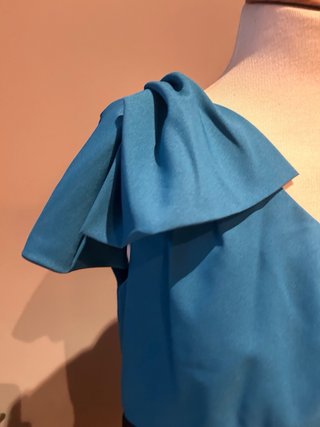 Vestido elegante de un hombro