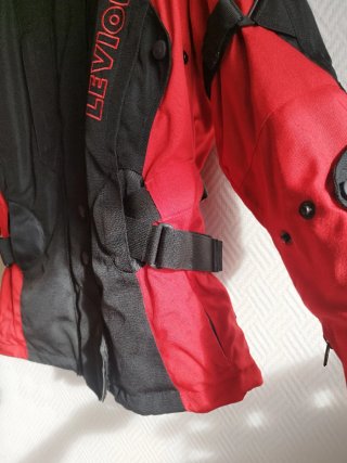 Chaqueta LEVIOR Mujer Negra y Roja