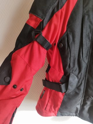 Chaqueta LEVIOR Mujer Negra y Roja