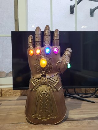 Guante de Thanos con Gemas