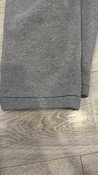 Pantalón Essentials Gris