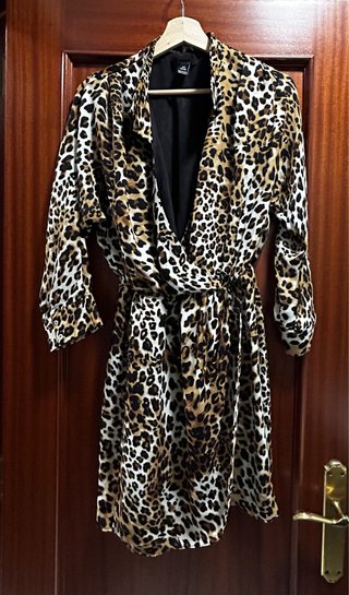 Vestido Midi Animal Print, un solo uso.