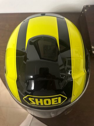 Casco modulare Shoei nero e giallo