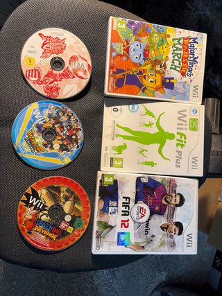 Juegos Wii: FIFA 12, Wii Fit Plus, Dragon Ball