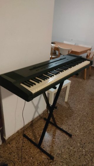 Piano Digital Roland EP-75 + Pack