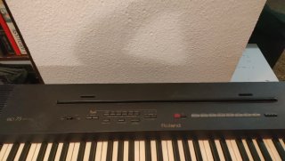 Piano Digital Roland EP-75 + Pack