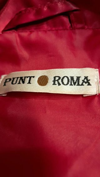 Parka rojo brillante con cinturón
