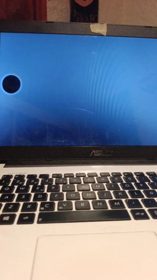 Portátil Asus Blanco y Negro