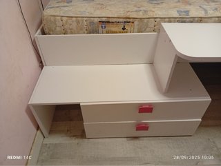 Cama con escritorio integrado