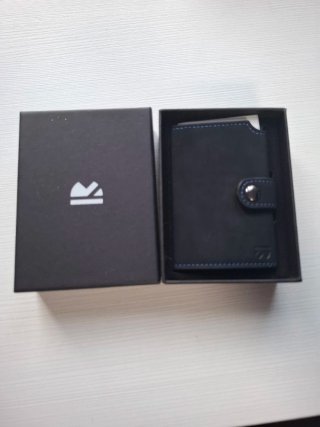 Cartera hombre cuero negra y azul