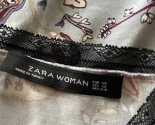 Top Zara flores y encaje