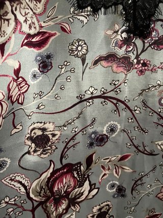 Top Zara flores y encaje