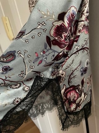 Top Zara flores y encaje