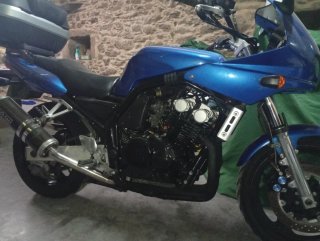 Yamaha FZS600 Facer