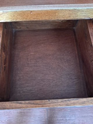 Mueble auxiliar de madera maciza con ruedas