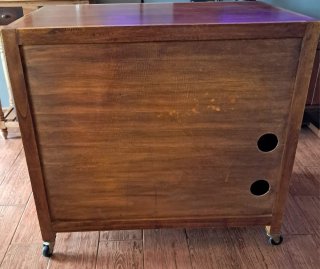 Mueble auxiliar de madera maciza con ruedas