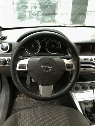 Opel Astra H GTC 1.9CDTI