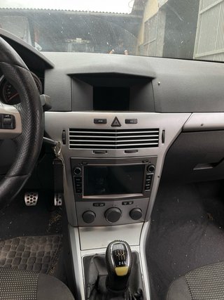 Opel Astra H GTC 1.9CDTI