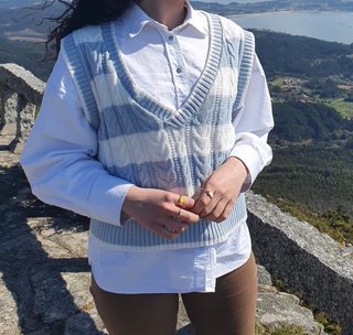 Chaleco de punto Stradivarius azul y blanco Talla