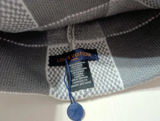 Gorro Louis Vuitton Gris y Blanco