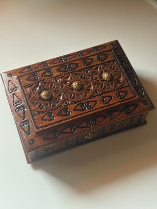 Caja madera tallada artesanal vintage