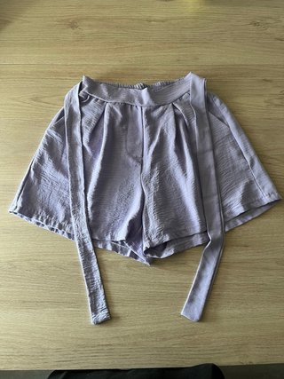 Pantalón holgado lila veraniego
