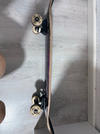 Skate Olsson diseño calavera morada