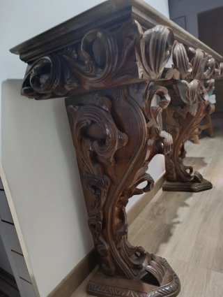 Recibidor antiguo tallado madera y mármol
