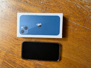 iPhone 13 Azul con MagSafe