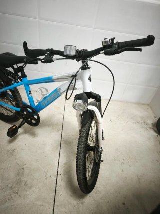 Bicicleta Infantil 20 Azul y Blanca