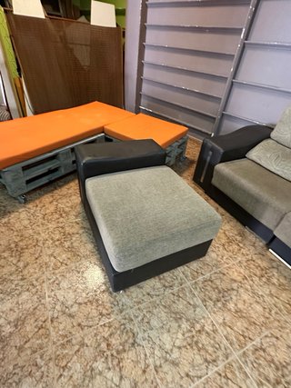 Sofá modular gris y negro
