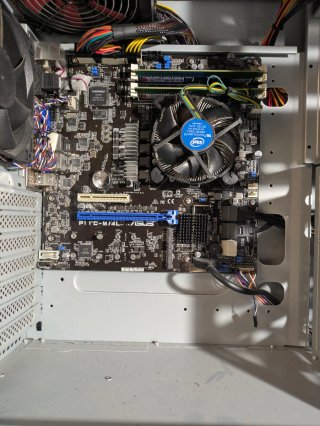 Intel Xeon E-2135, 32GB RAM y 4x1Gbe
