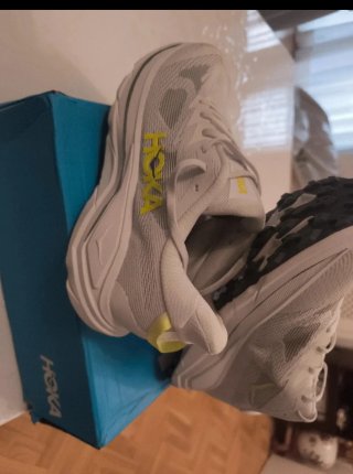 Zapatillas Hoka Nuevas Blancas y Amarillas