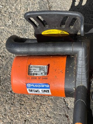 Motosierra HUSQVARNA 1800W Eléctrica