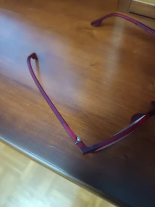 Gafas de vista rojas