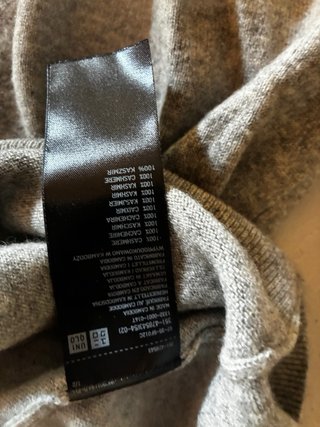 Jersey Uniqlo Cachemira Gris