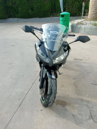 Kawasaki er6F 650 Negra y Verde