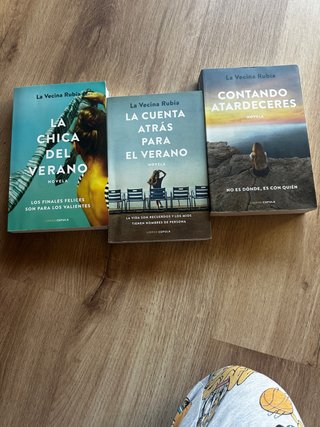 Trilogia la vecin rubia