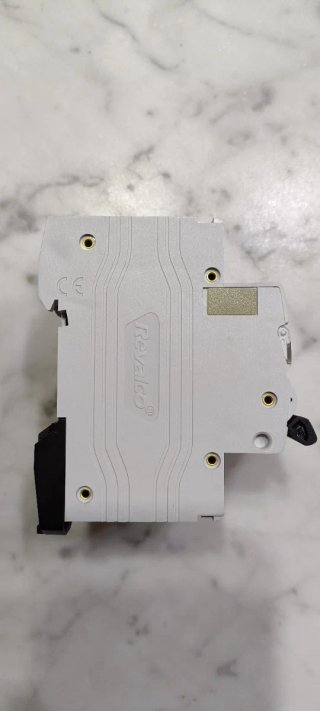 Magnetotérmico 4 polos/C-63 Amperios Revalco