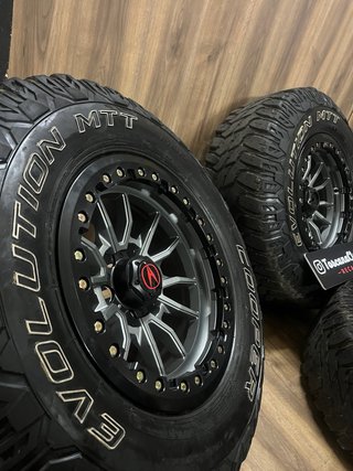 Llantas nuevas 4x4 neumáticos Cooper Evolution MTT